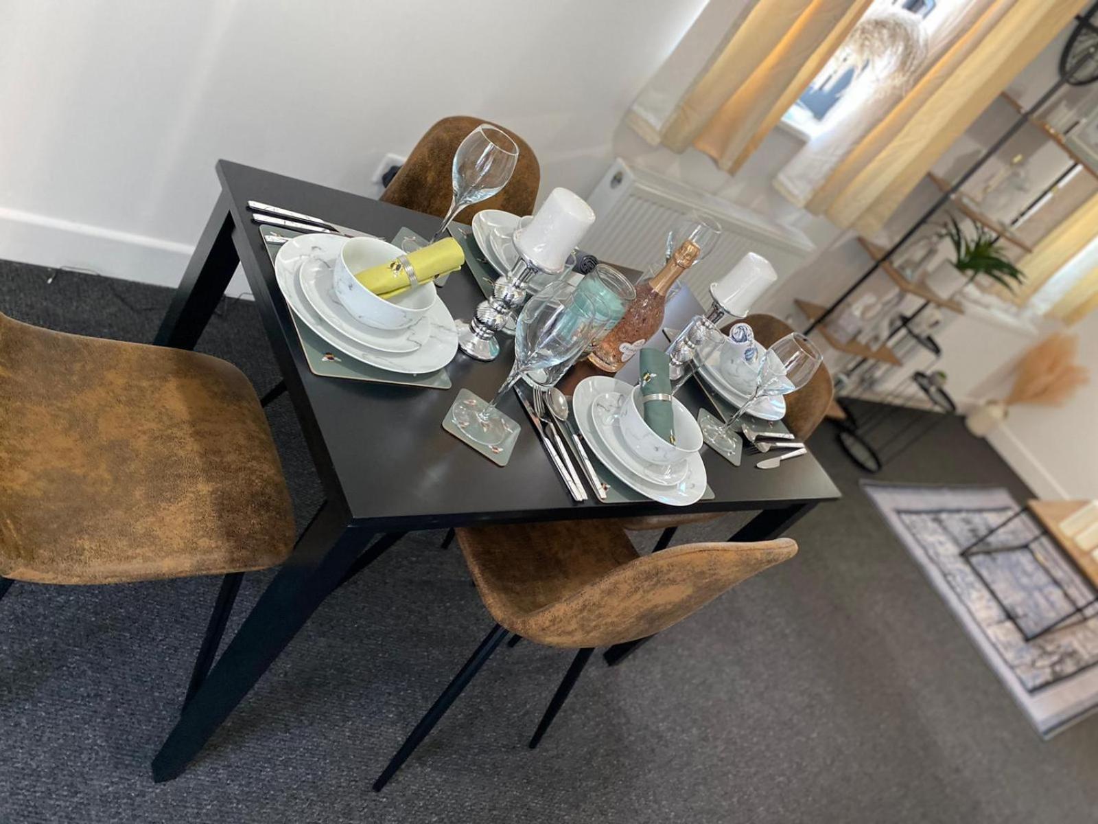 Colnbrook One And Two Bed Apartments Slough Near Heathrow מראה חיצוני תמונה