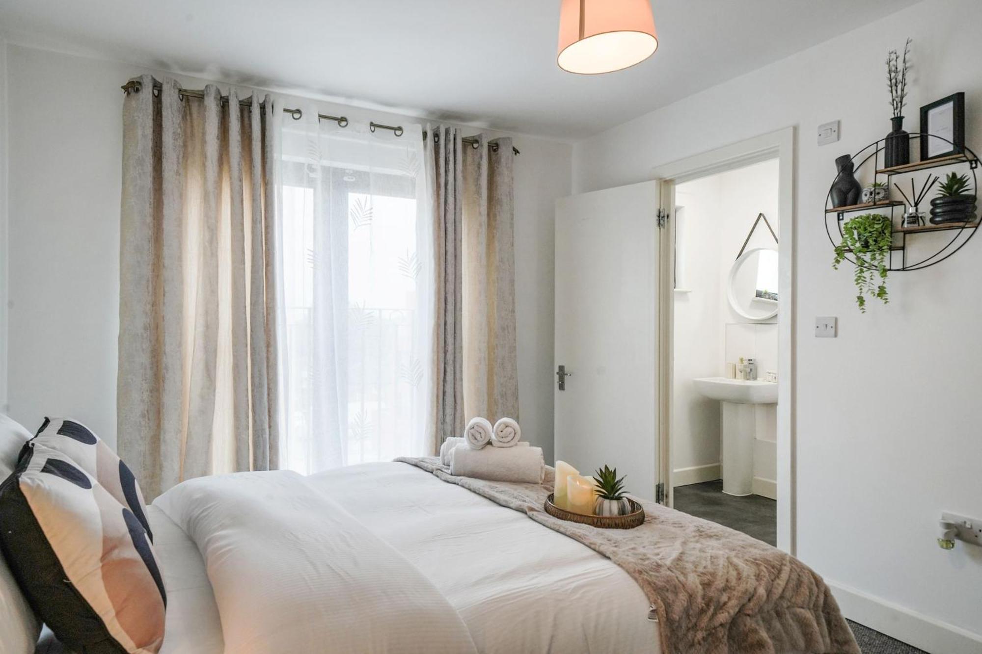 Colnbrook One And Two Bed Apartments Slough Near Heathrow מראה חיצוני תמונה