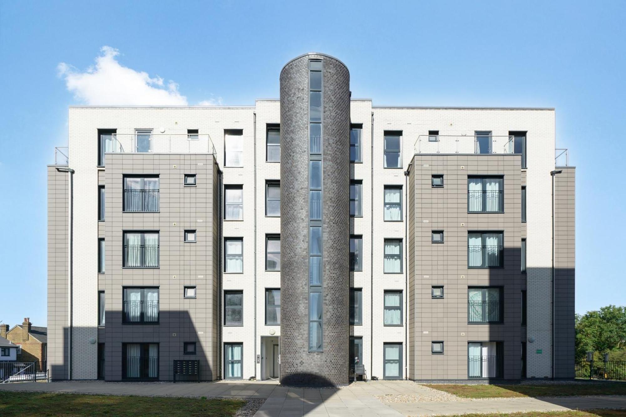 Colnbrook One And Two Bed Apartments Slough Near Heathrow מראה חיצוני תמונה