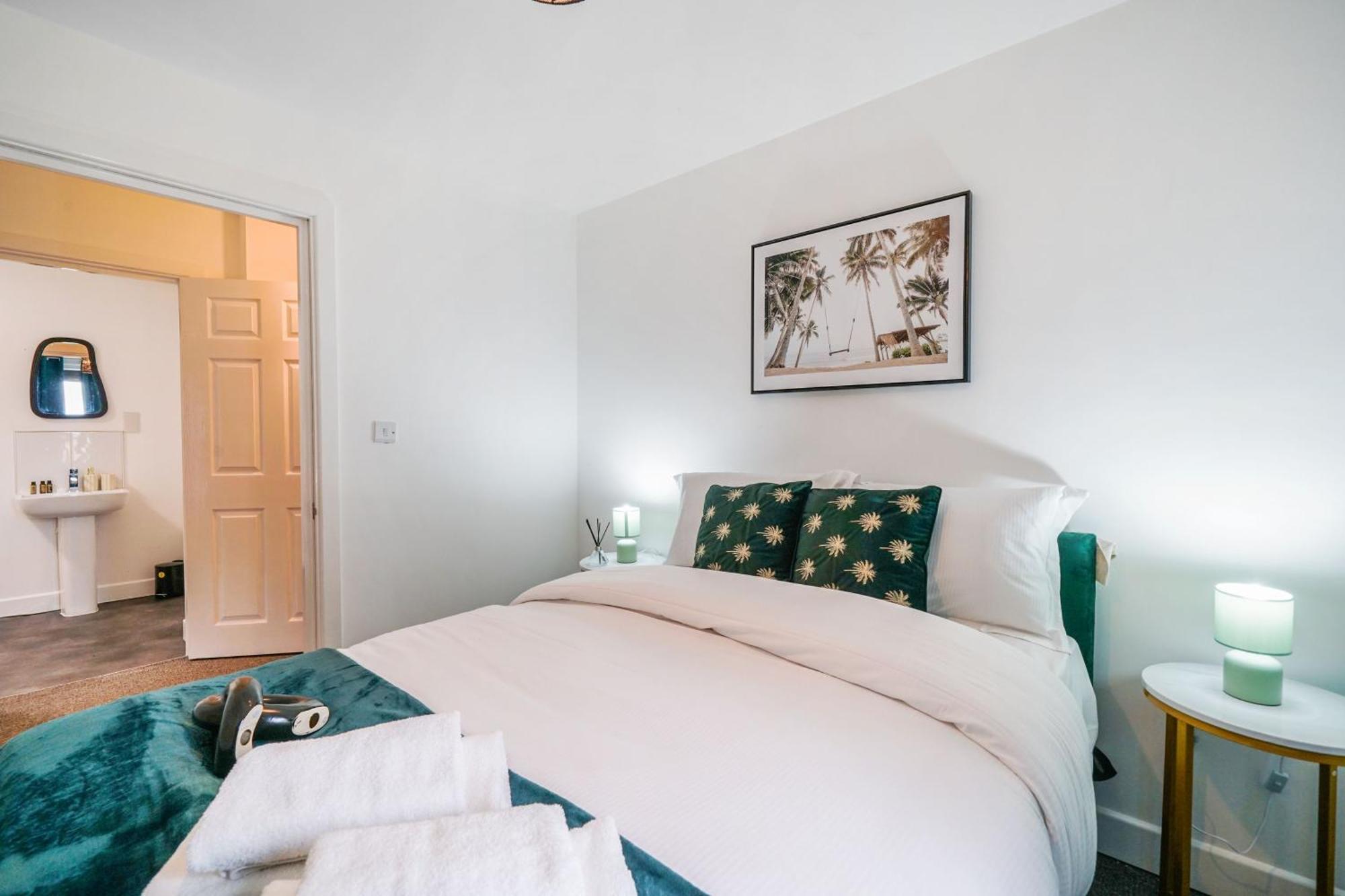 Colnbrook One And Two Bed Apartments Slough Near Heathrow מראה חיצוני תמונה