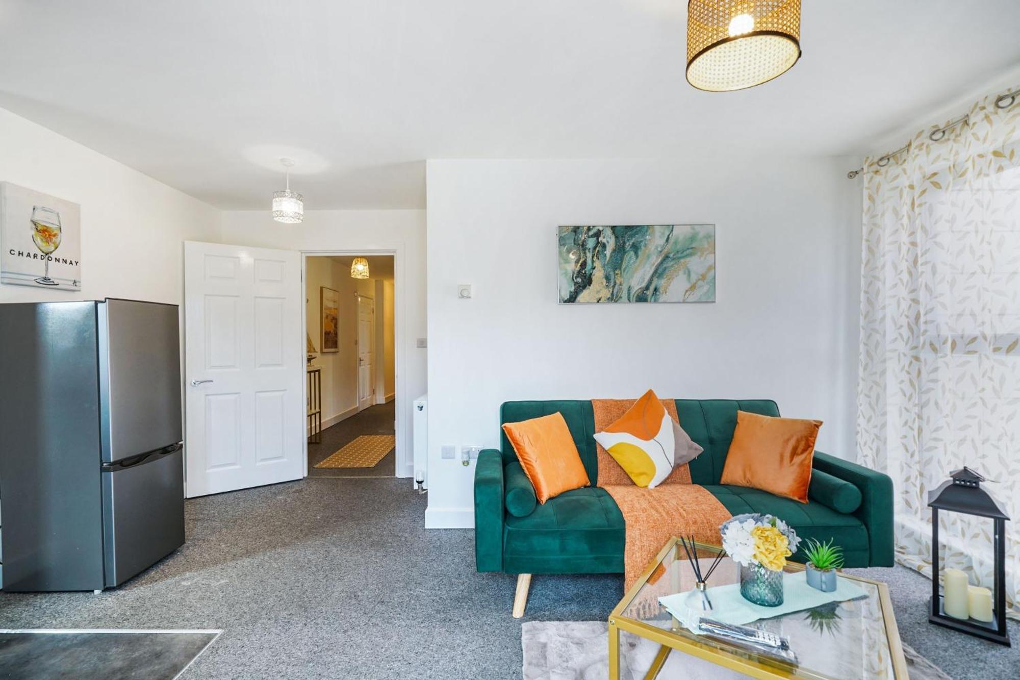 Colnbrook One And Two Bed Apartments Slough Near Heathrow מראה חיצוני תמונה