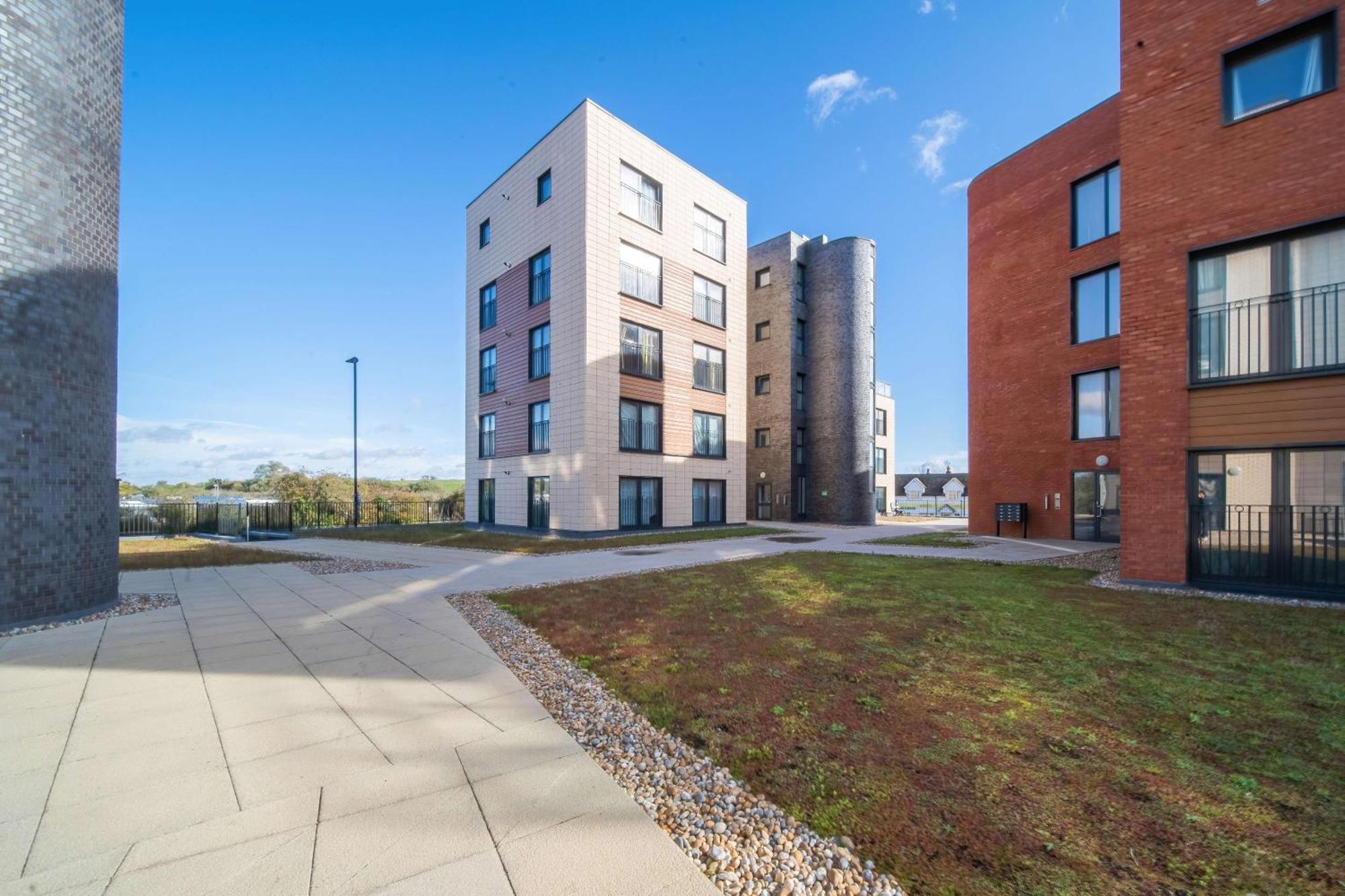 Colnbrook One And Two Bed Apartments Slough Near Heathrow מראה חיצוני תמונה