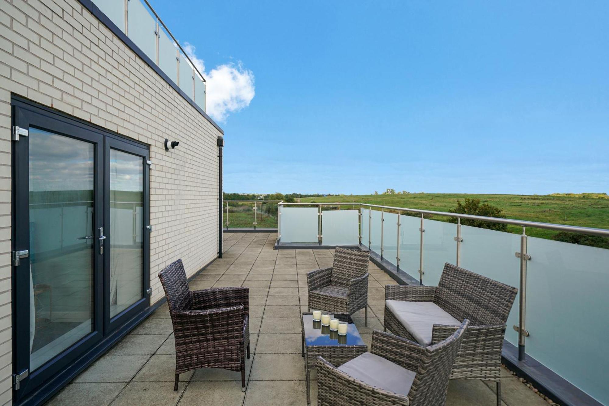 Colnbrook One And Two Bed Apartments Slough Near Heathrow מראה חיצוני תמונה