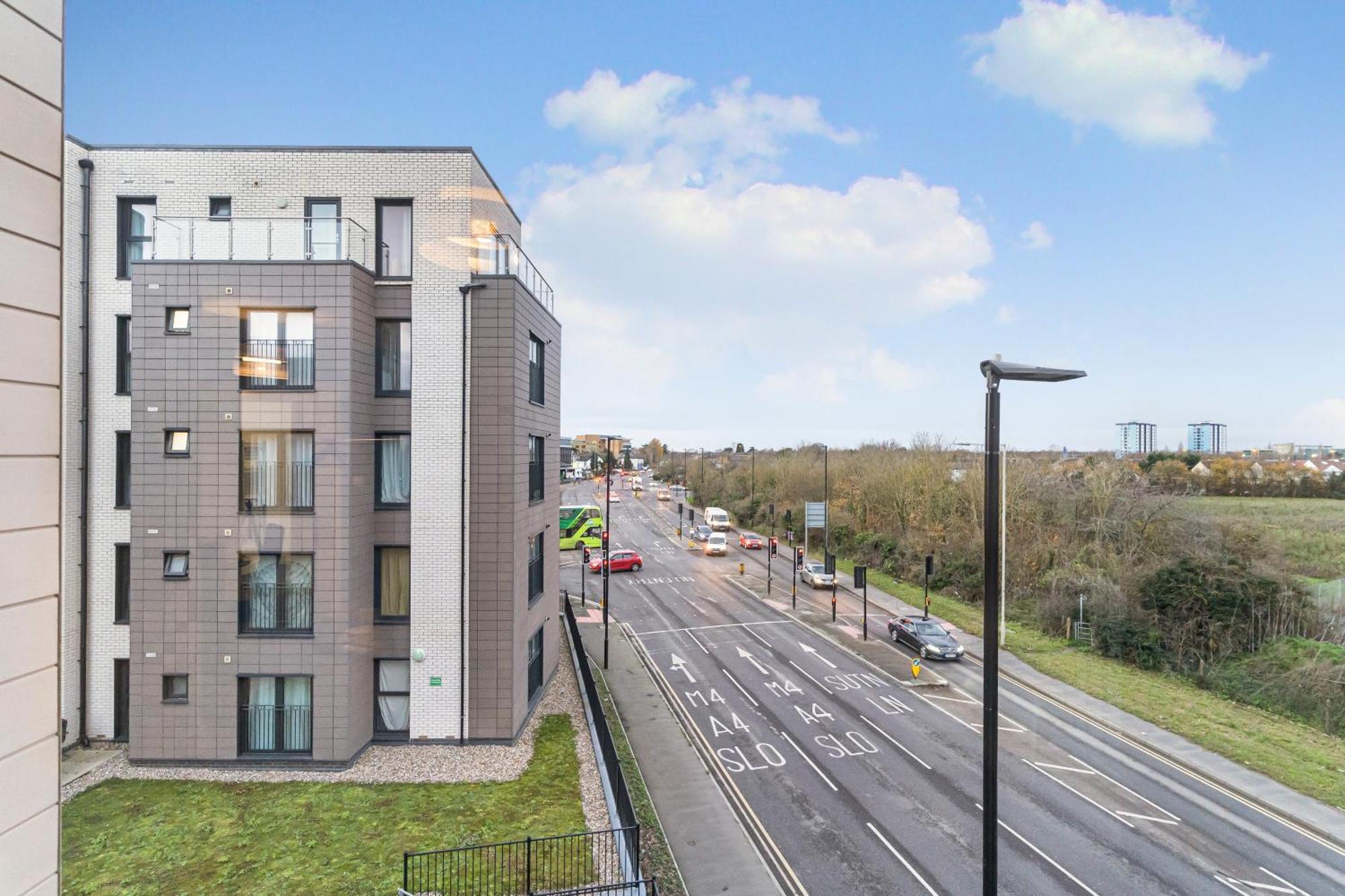 Colnbrook One And Two Bed Apartments Slough Near Heathrow מראה חיצוני תמונה
